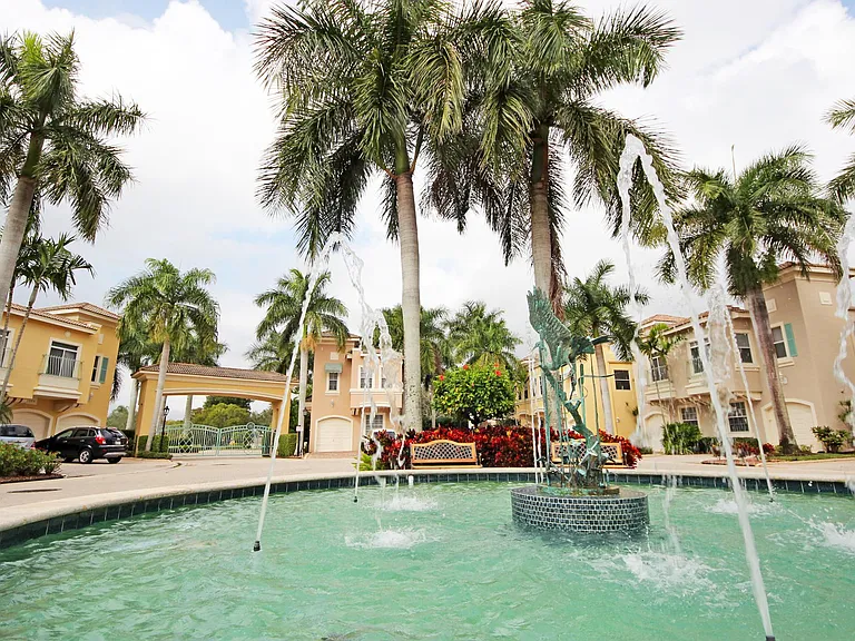 Resort Ln — Photo 14