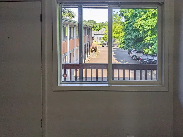 1136 Fairmount Ave S — Photo 5