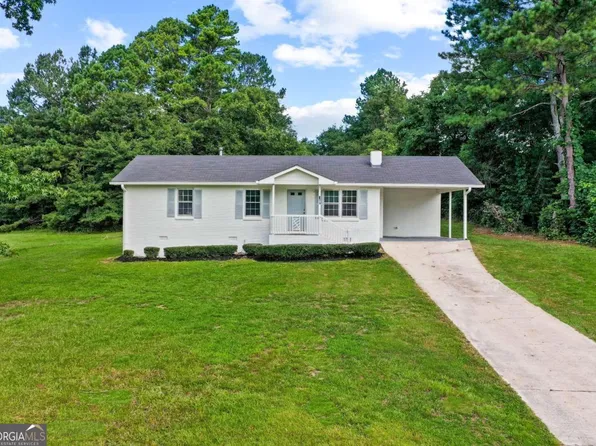 33 Savannah St, Winder, GA 30680