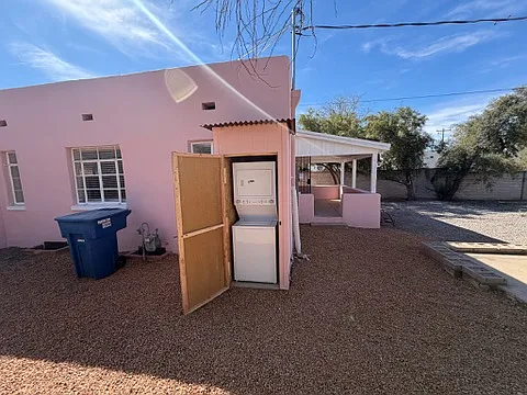 1827 E Linden St — Photo 17