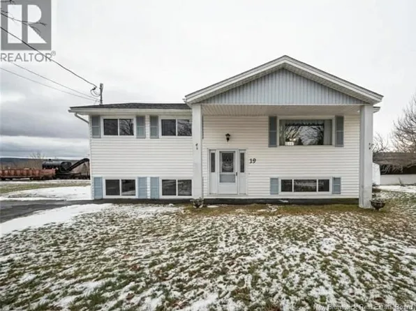19 Legion St, Hillsborough, NB E4H 2W7