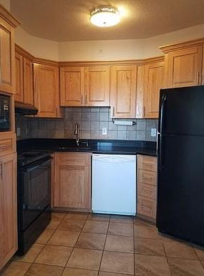 2nd image of 300 Lynn Shore Dr APT 1010