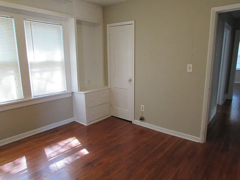1339 S Gary Ave — Photo 4