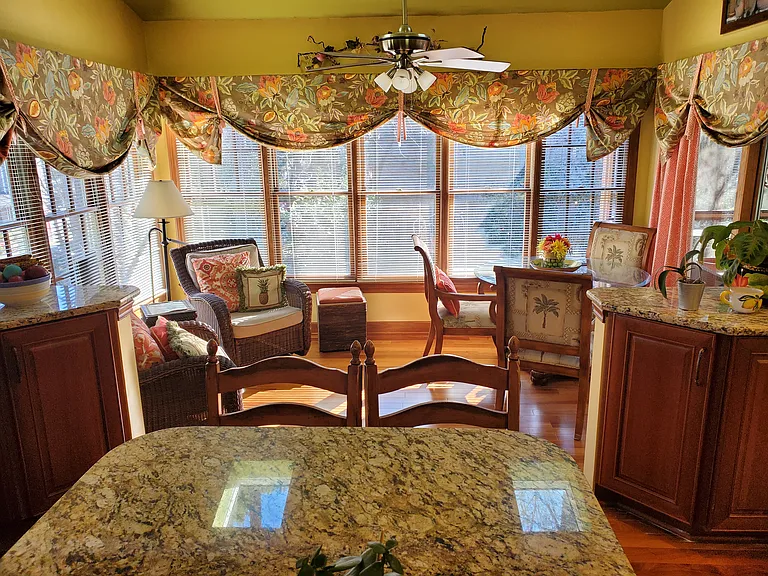 Kitchen with seating for Four at the Bar Area