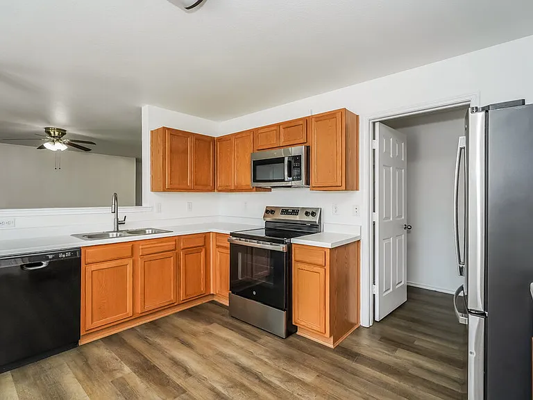 5328 Lava Rock Dr — Photo 9