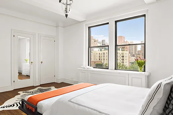 Sold by Compass | media 9