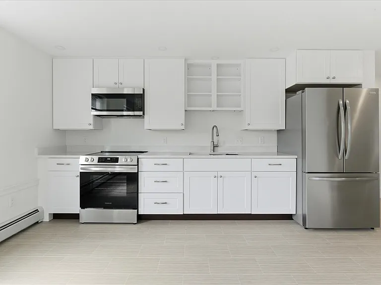 16 Central St #4 — Photo 8