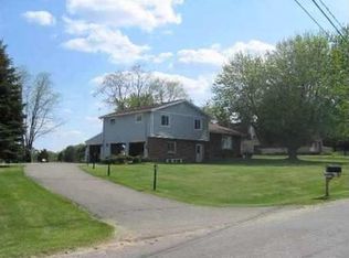 205 Riviera Dr, Brooklyn, MI 49230