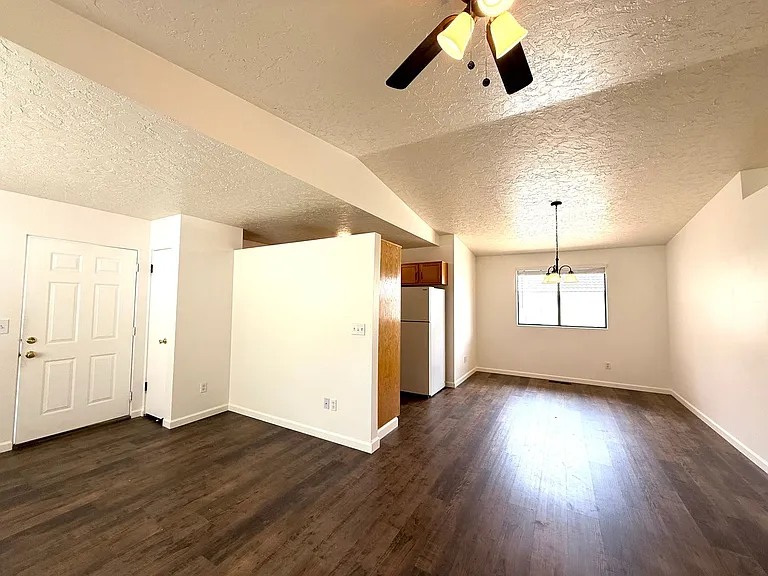 1808 Reading Ln — Photo 4