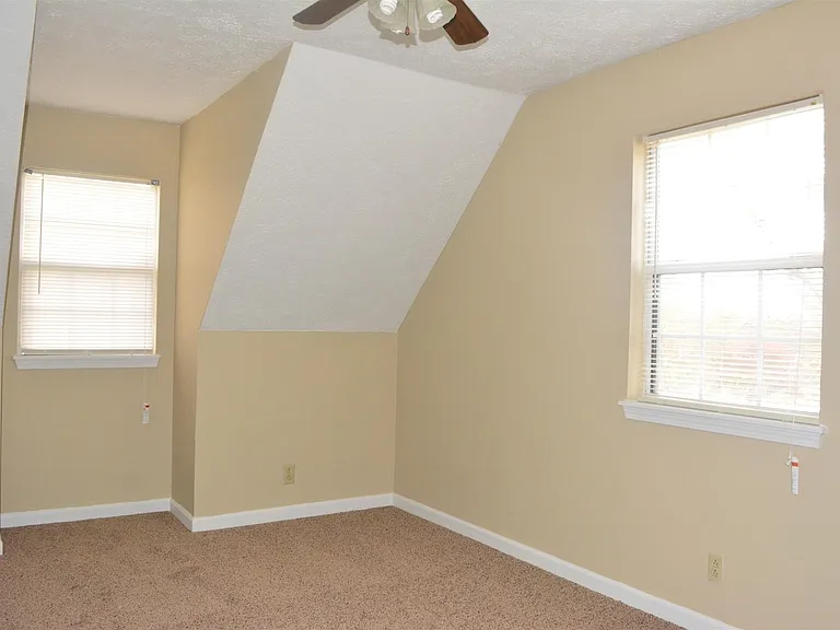 Carneal Ln — Photo 10