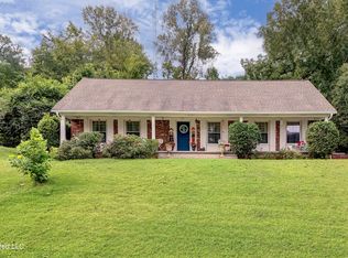1448 Parkside Dr, Vicksburg, MS 39180