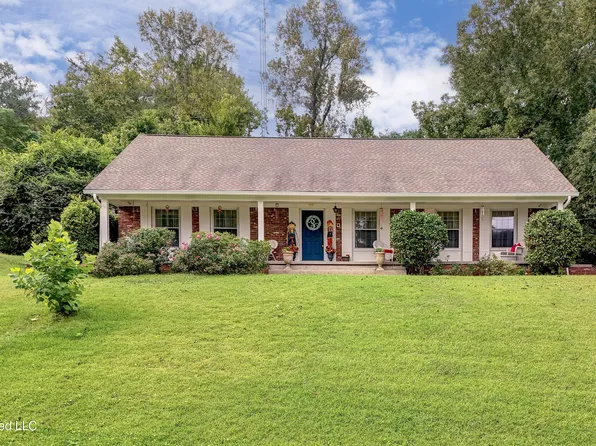 1448 Parkside Dr, Vicksburg, MS 39180