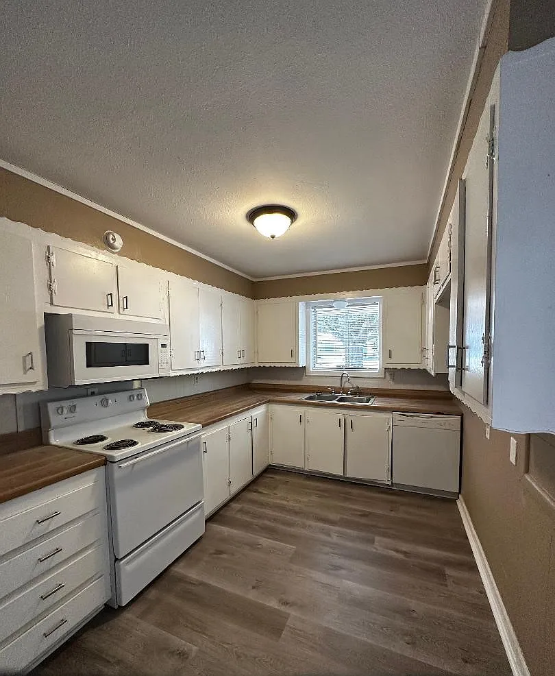 3 bed, 1116 sqft, $1,100 — Photo 4