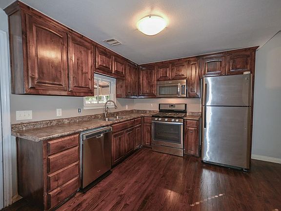2nd image of 720 Karnes St #720