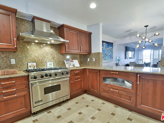 5th image of 1828 Glendon Ave APT 304