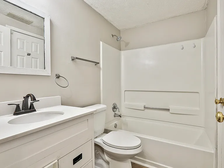 105 Hamilton Rd — Photo 7