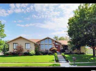 8439 S Sun Valley Dr, Sandy, UT 84093