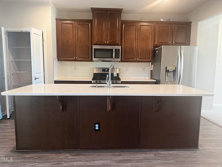946 Channing Park Cir — Photo 15