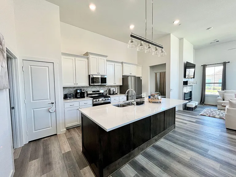 2621 Chablis Dr — Photo 4