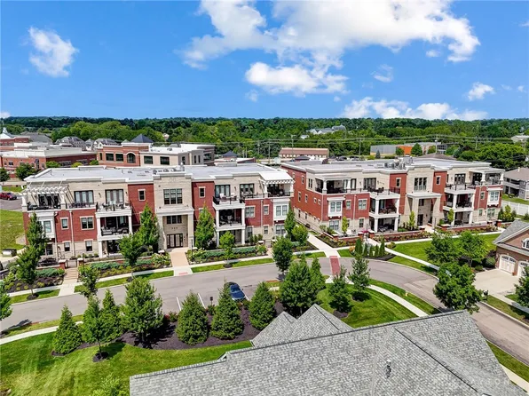 220 Vintage Club Dr #104, Cincinnati, OH 45249