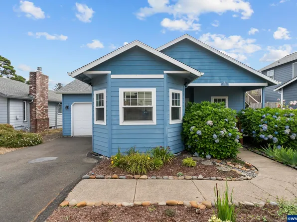 2152 NW Jetty Ave, Lincoln City, OR 97367