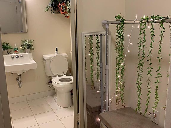 4th image of 604 S Washington Sq APT 1118