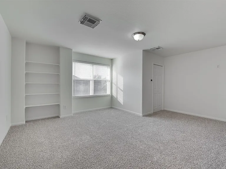 2410 Lakecrest Town Dr — Photo 24