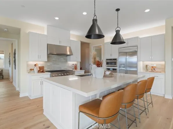 29592 Paseo Botella, Santa Clarita, CA 91354