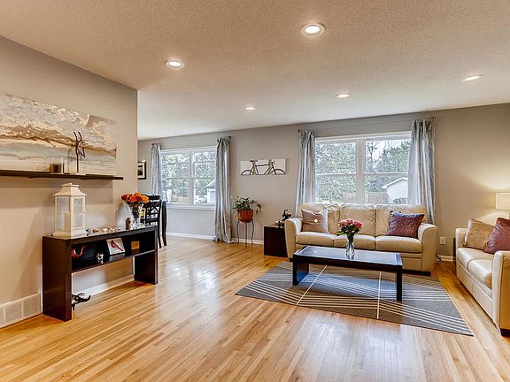 4th image of 1633 Lamplight Dr
