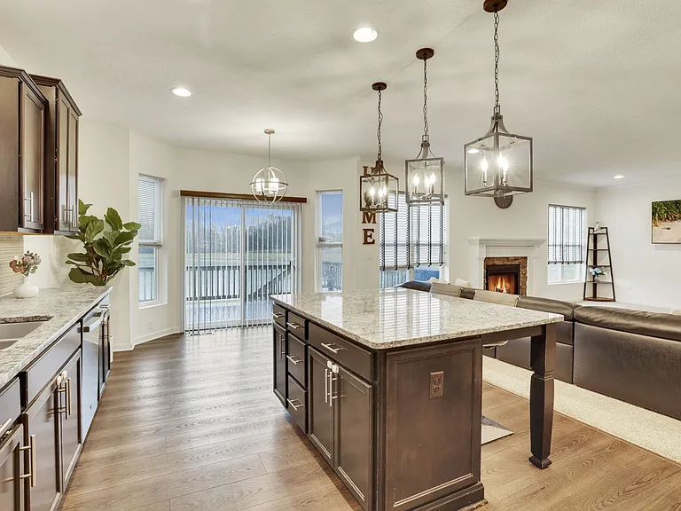 694 Dewmar Dr — Photo 9