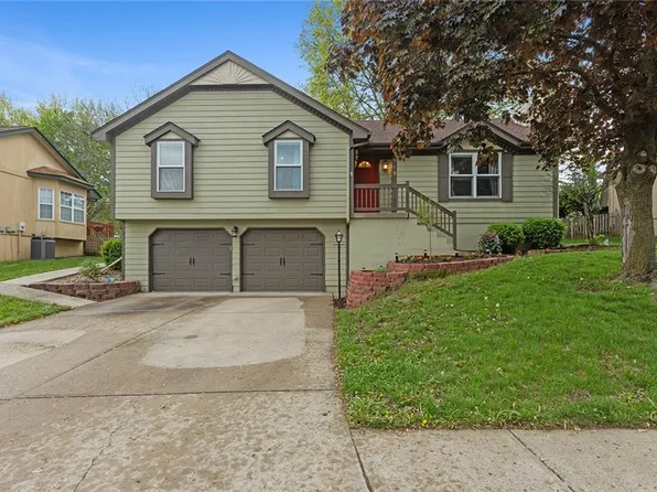 510 NE Fox Trail Dr, Blue Springs, MO 64014