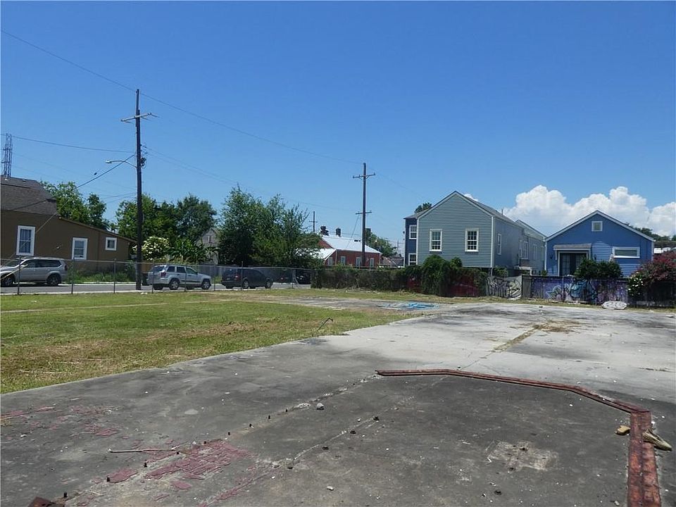 2nd image of 3039 Saint Claude Ave