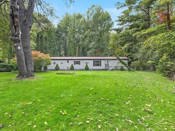 629 W Gensel Dr, Sanford, MI 48657