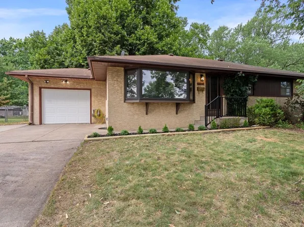 5725 Northport Dr, Brooklyn Center, MN 55429