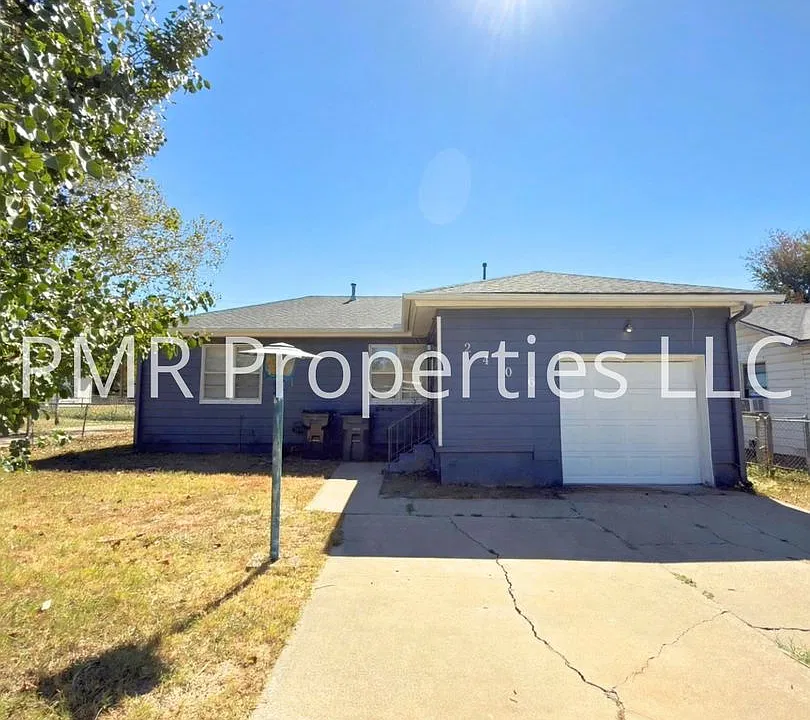 2406 NW Lindy Ave