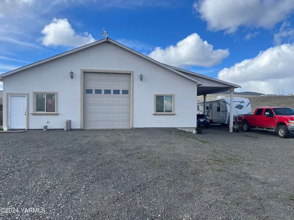 256 Wenas View Dr, Selah, WA 98942