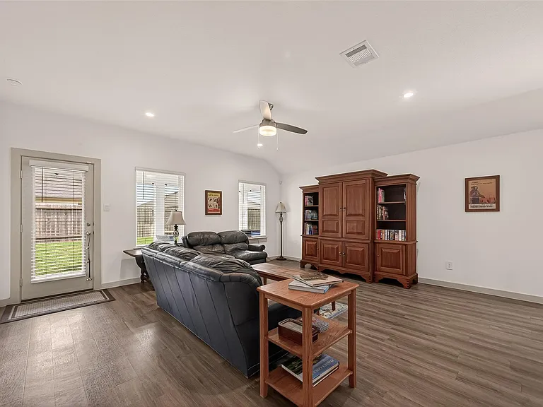 1119 Kinder Sky Ln — Photo 6