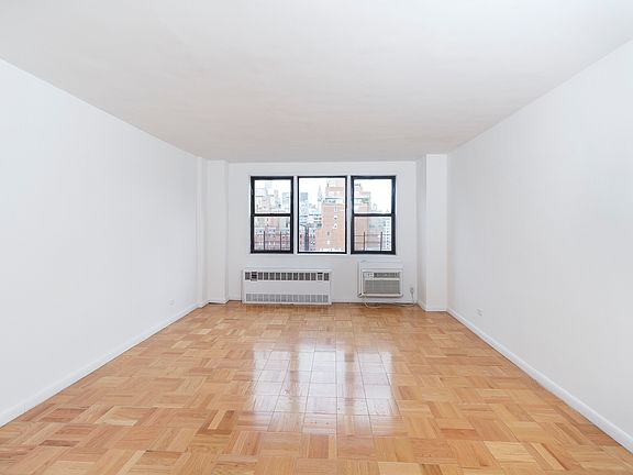 4th image of 150 E 18th St Ph L