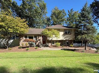 7 Main St, Montvale, NJ 07645