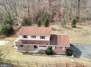 668 Seltzer Rd, Pottsville, PA 17901