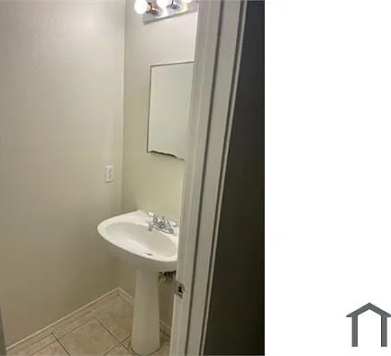4 bed, 1625 sqft, $2,000 — Photo 4