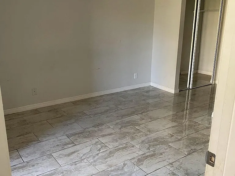 1544 SE Royal Green Cir #101 — Photo 7