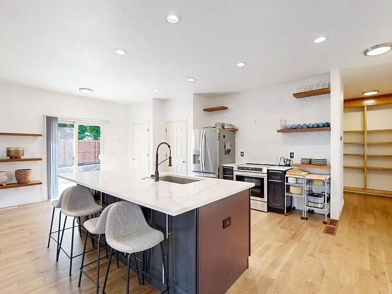 605 Saint Andrews Dr — Photo 6