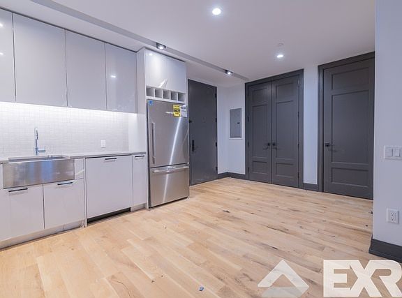 5th image of 42-22 27th St #217