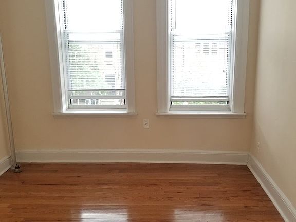 3rd image of 4704 30th Ave APT 2F