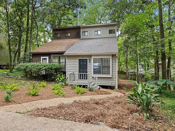 2nd image of 201 Parkbrook Cir