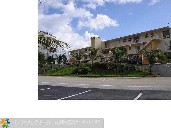 4th image of 1041 Hillsboro Mile APT 14