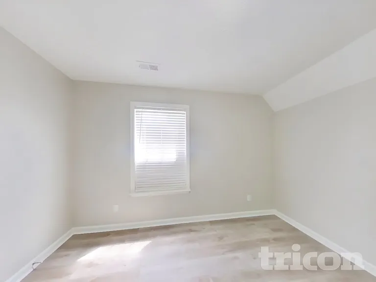 800 Chaney Woods Dr — Photo 13