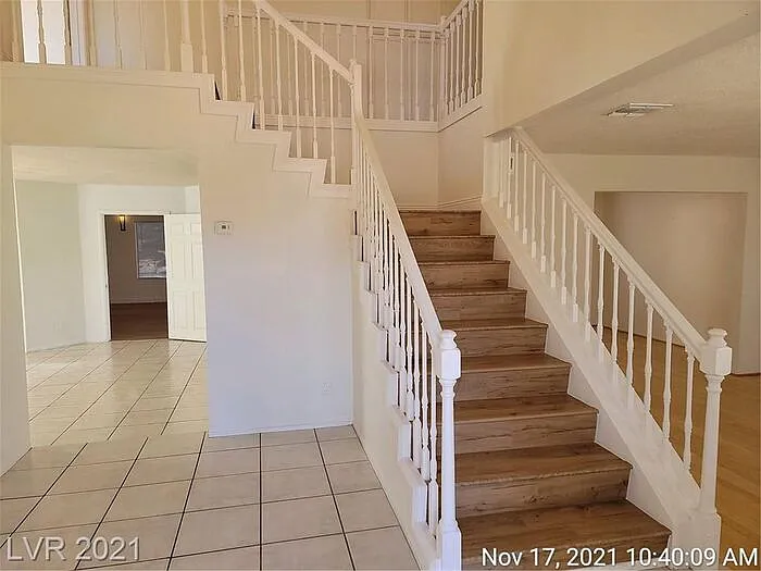 3 bed, 2.5 bath, 2369 sqft, $3,095 — Photo 2