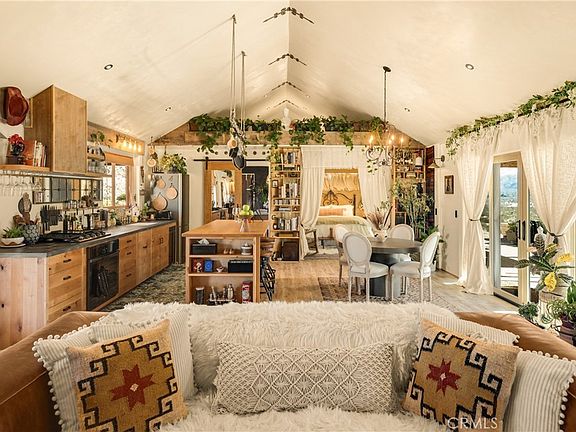 4th image of 5517 Bartlett Mountain Rd